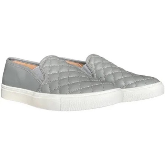 Steve Madden Zaander Quilted Light Grey Women's Slip On Sneakers - Picture 1 of 8
